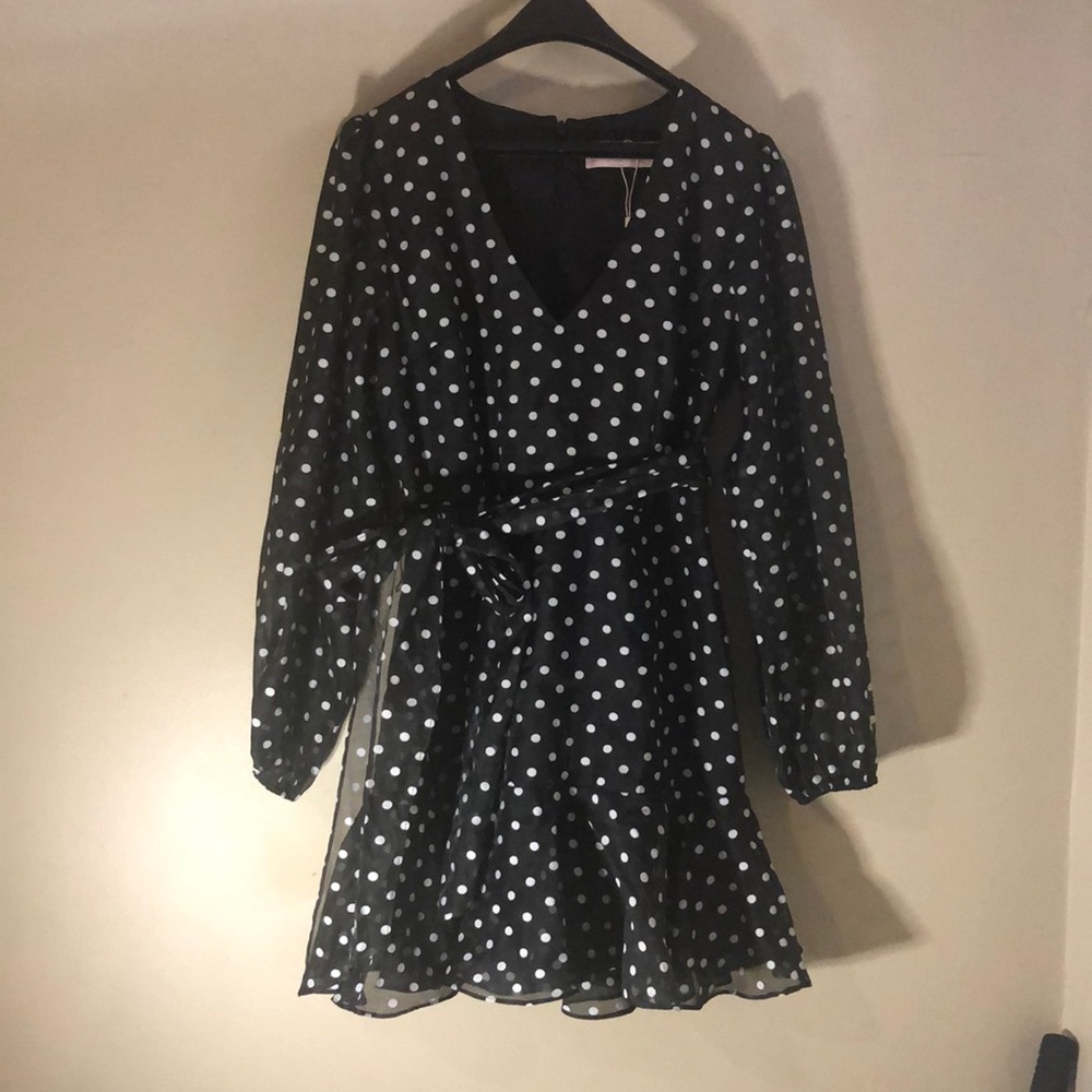 Polka dot dress by Keepsake 🖤